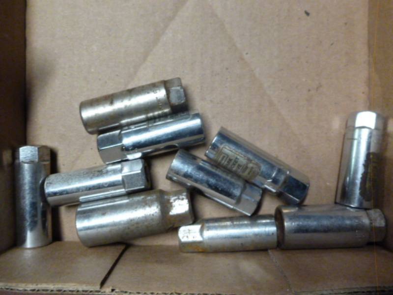 lot 232 image: Sockets