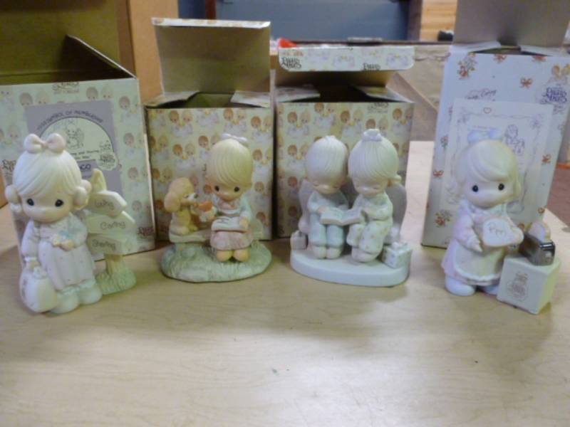 lot 249 image: Precious Moments