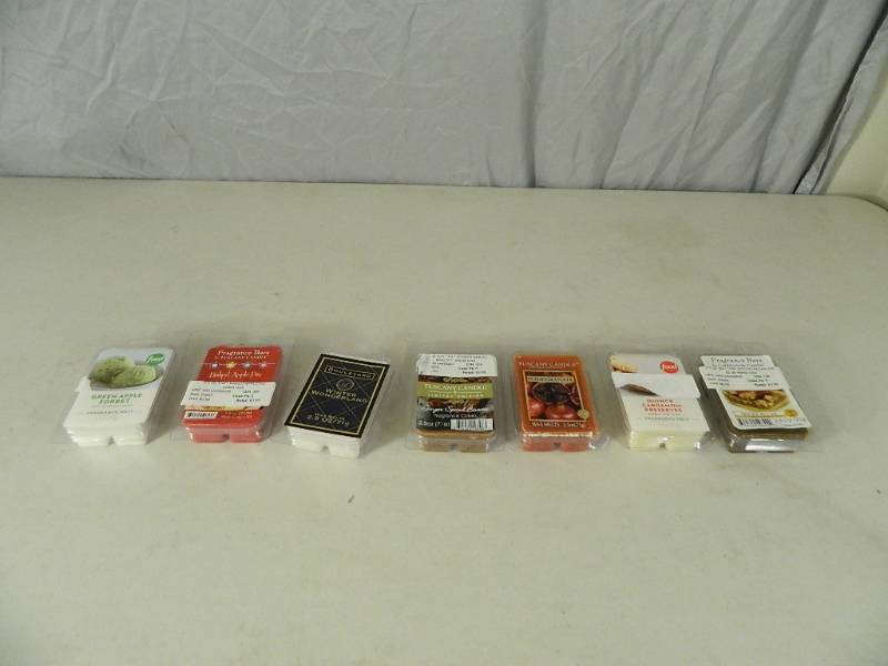 lot 27 image: 7 New Wax Melts