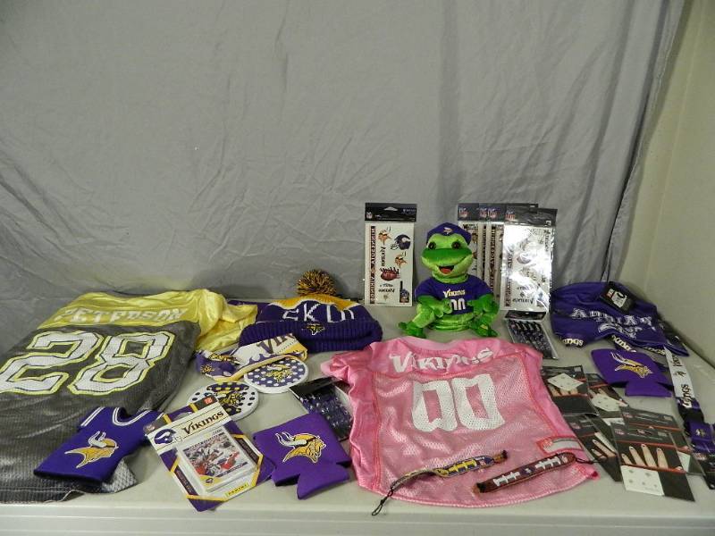 lot 31 image: Minnesota Vikings Memorabilia