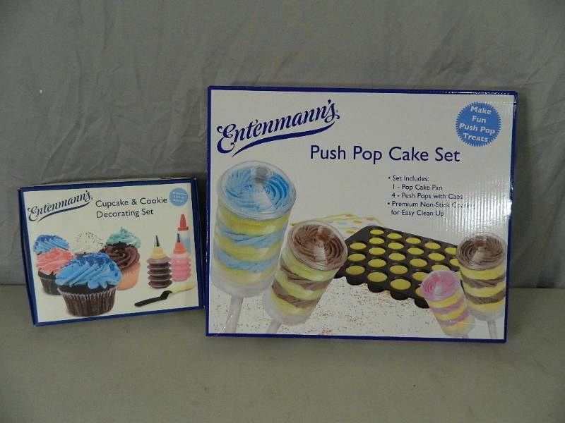 lot 35 image: 2 New Entenmanns Baking Sets