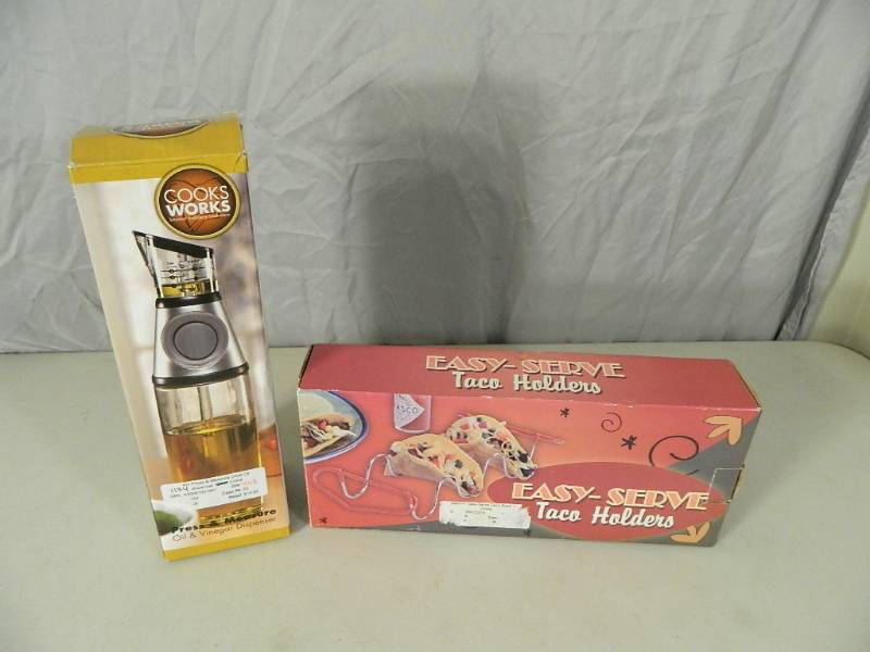 lot 40 image: New Kitchen Items