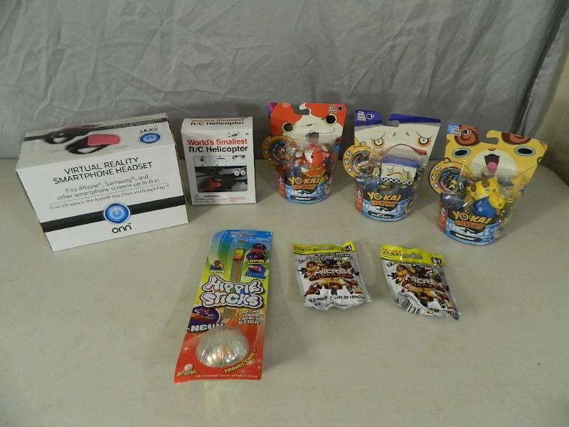 lot 74 image: New Virtual Reality and New Toys
