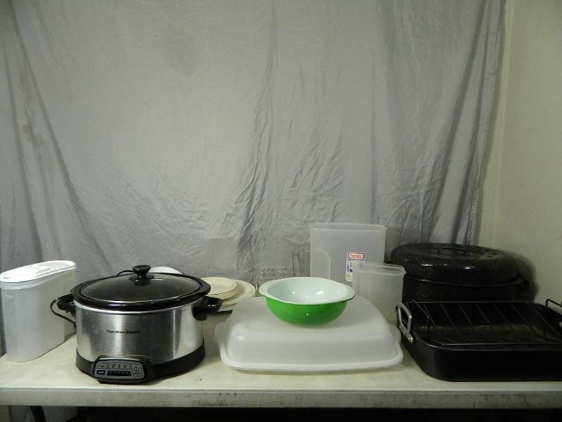 lot 110 image: Vintage Pyrex, Slow Cooker, More