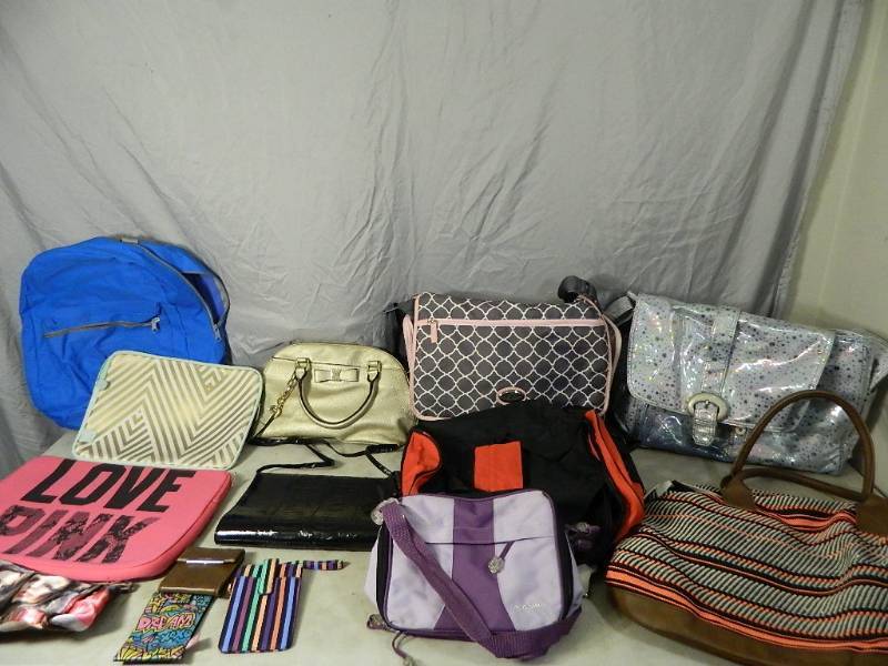 lot 117 image: Victorias Secret Laptop Case, Bags, Purses