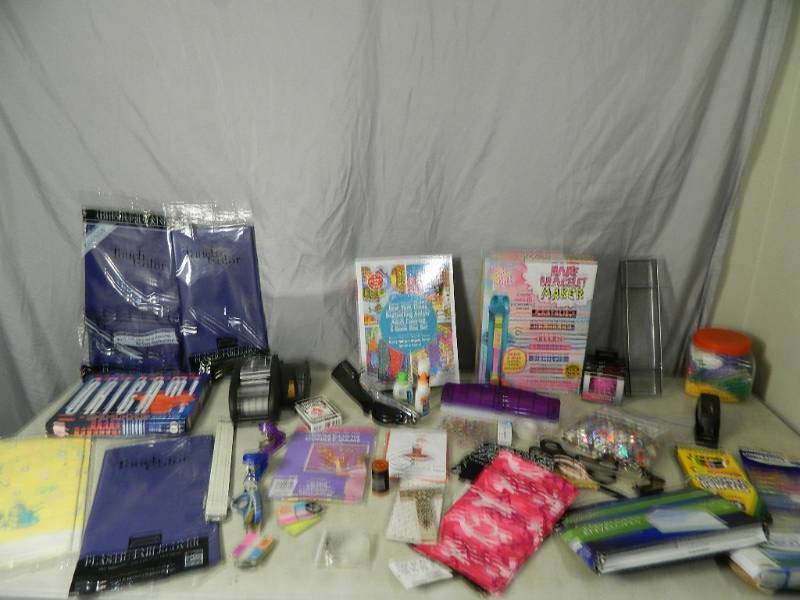 lot 119 image: Craft Items
