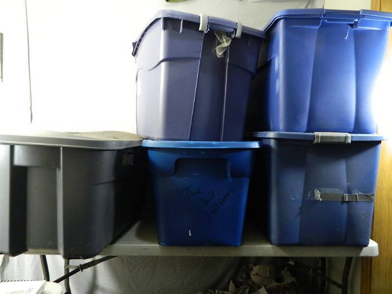 lot 126 image: 5 Assorted Totes