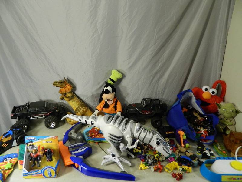 lot 131 image: Toys