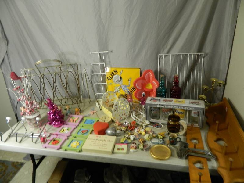lot 133 image: Home Decor and More