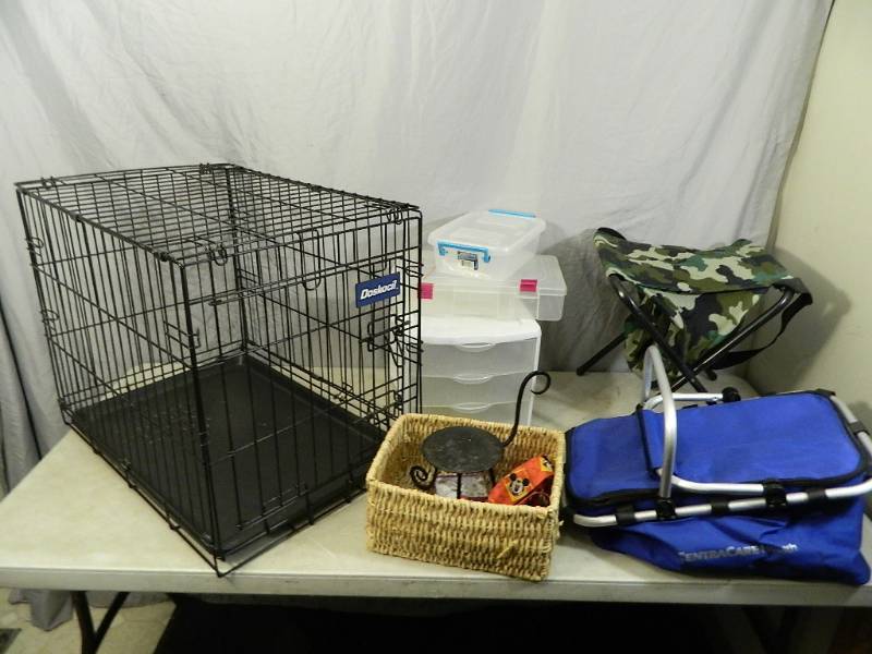 lot 146 image: Pet Kennel, Organizers, and More