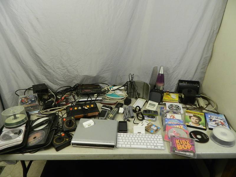lot 153 image: Assorted Electronics