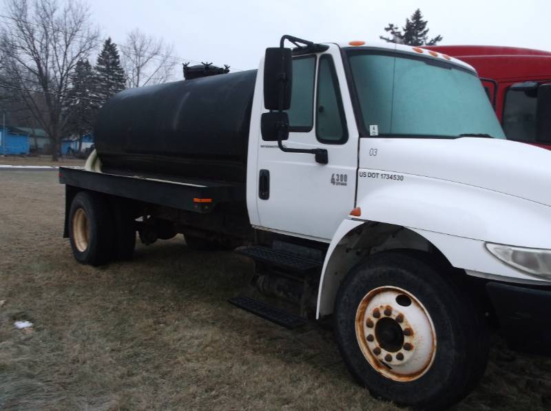 2005 INTERNATIONAL 4300 VACUUM PUMPER TRUCK
