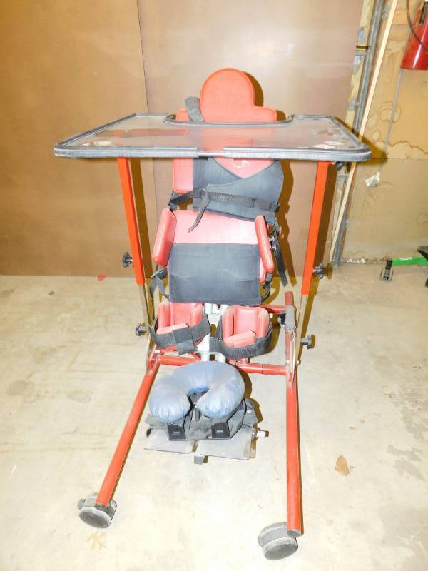 Prime Super Stand On Locking Casters For Youth With Tray