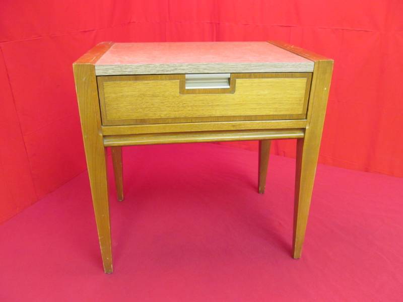 lot 10 image: vintage bedside table
