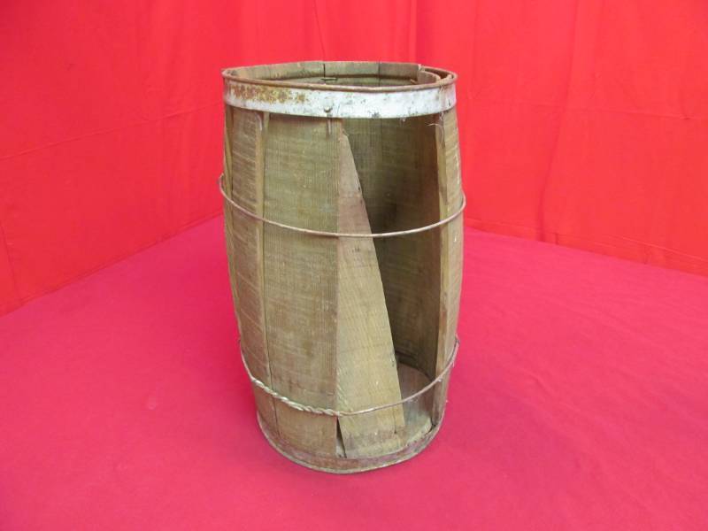 lot 11 image: vintage wood keg