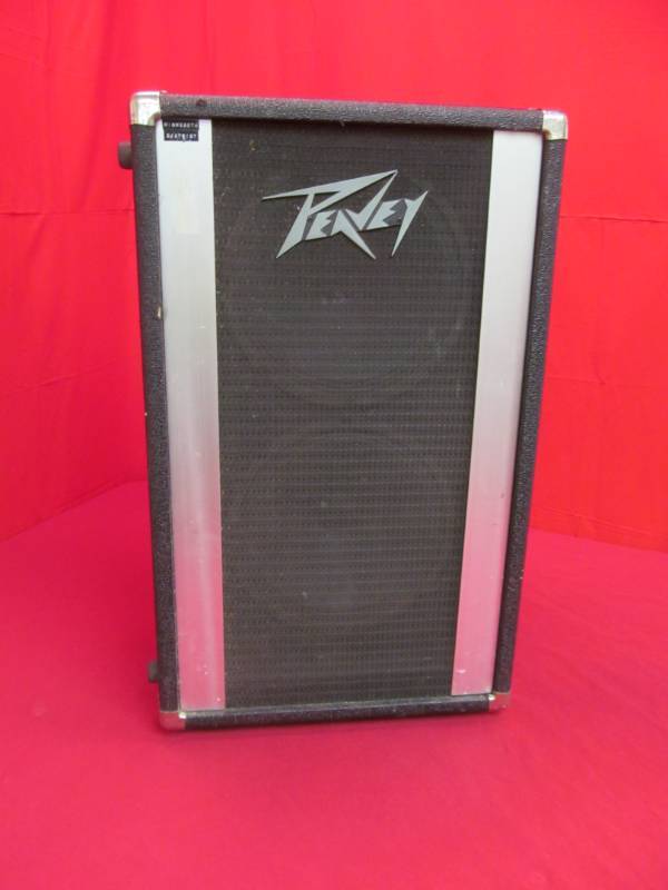 lot 12 image: Peavey speaker
