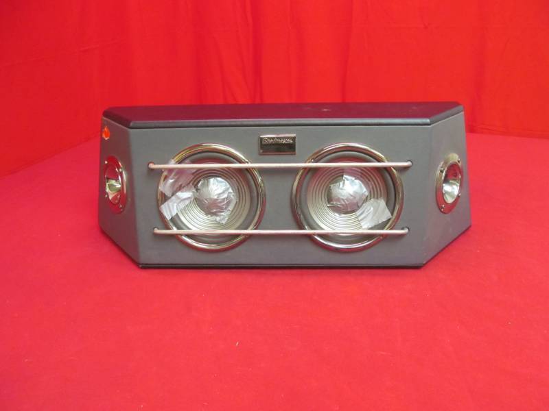 lot 42 image: Road master Auto speaker system