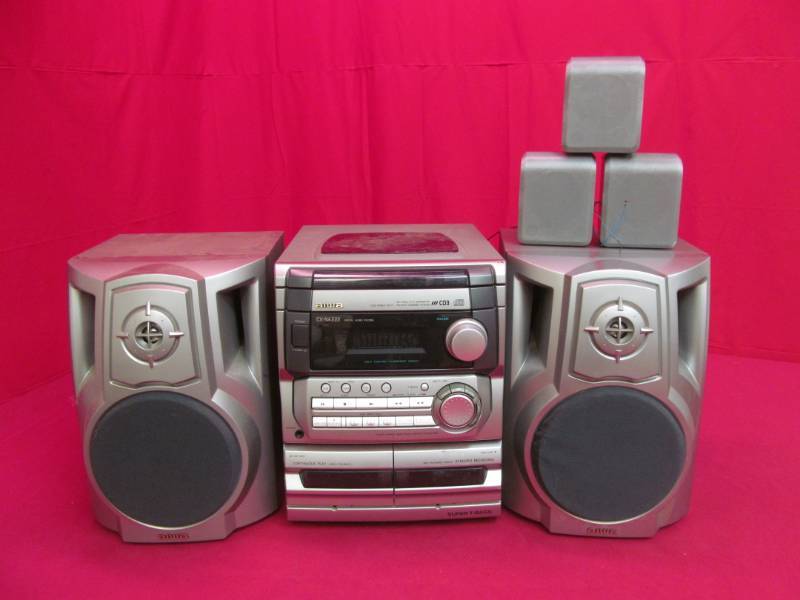 lot 43 image: Aiwa Home stereo system