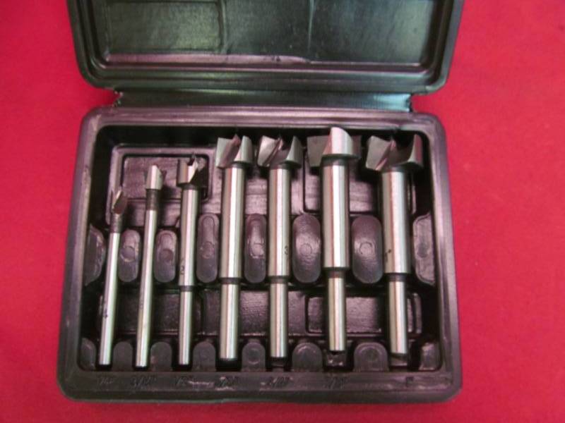 lot 99 image: Handyman drill bit set