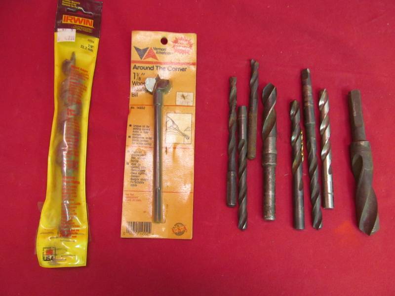 lot 114 image: bits