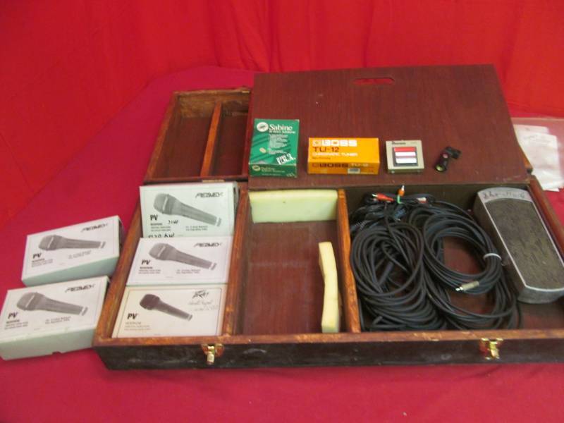 lot 154 image: wood case for microphone and electric cords