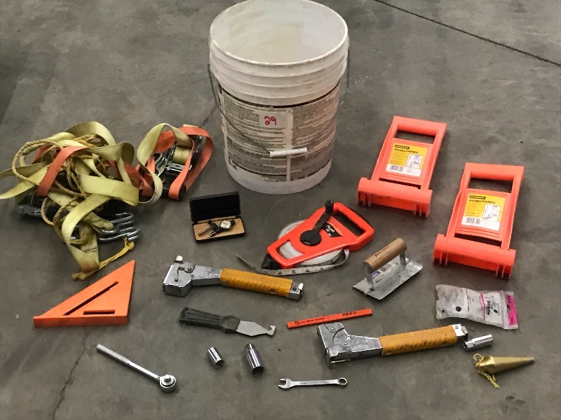 lot 29 image: Bucket Of Panel Carriers, Hand Tools, Etc