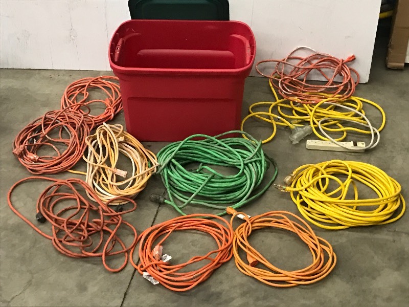 lot 30 image: Tote Of Electric Cords & Power Strips