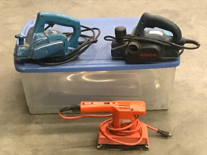 lot 36 image: Tote Of Electric Sander & Power Planers