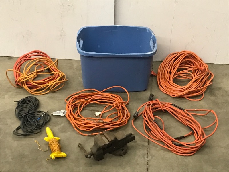 lot 44 image: Tote Of Electrical Cords & Vise