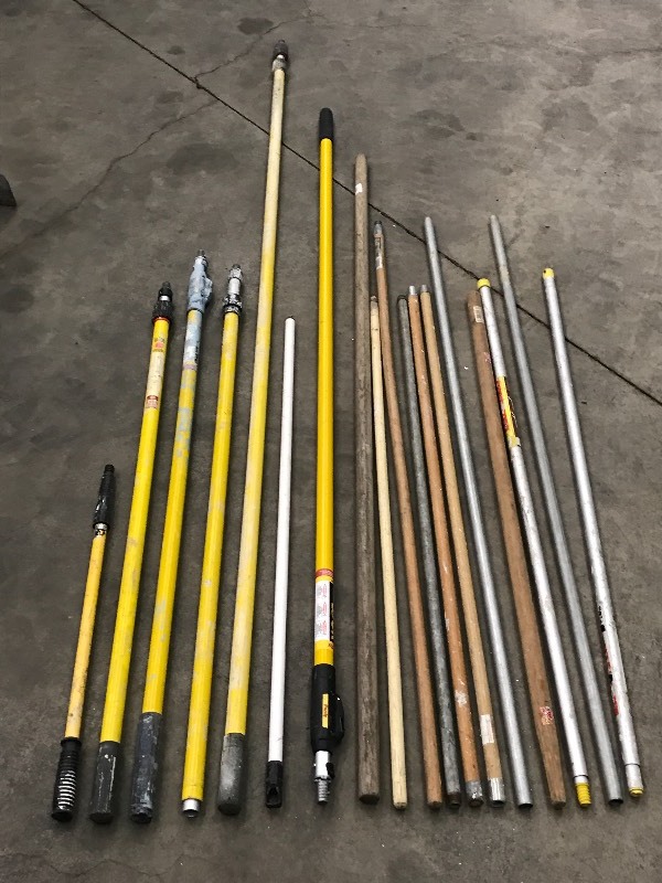 lot 64 image: Assorted Lawn & Garden Hand Tool Handles & Etc
