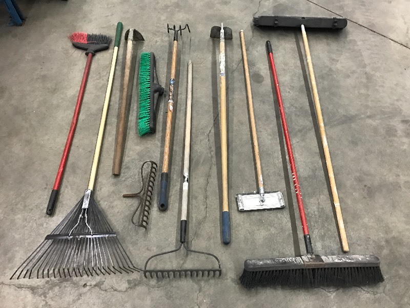 lot 66 image: Assorted Lawn  Garden  Shop Hand Tools & Etc