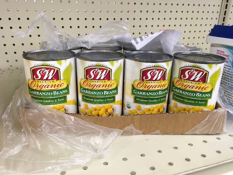 lot 207 image: Garbanzo Beans