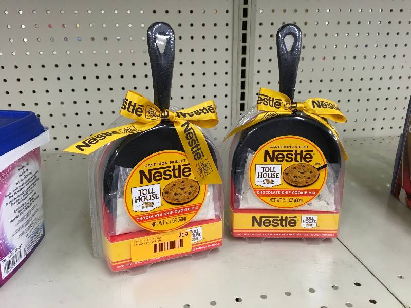 lot 209 image: Nestle Chocolate Chips Cookie Skillets