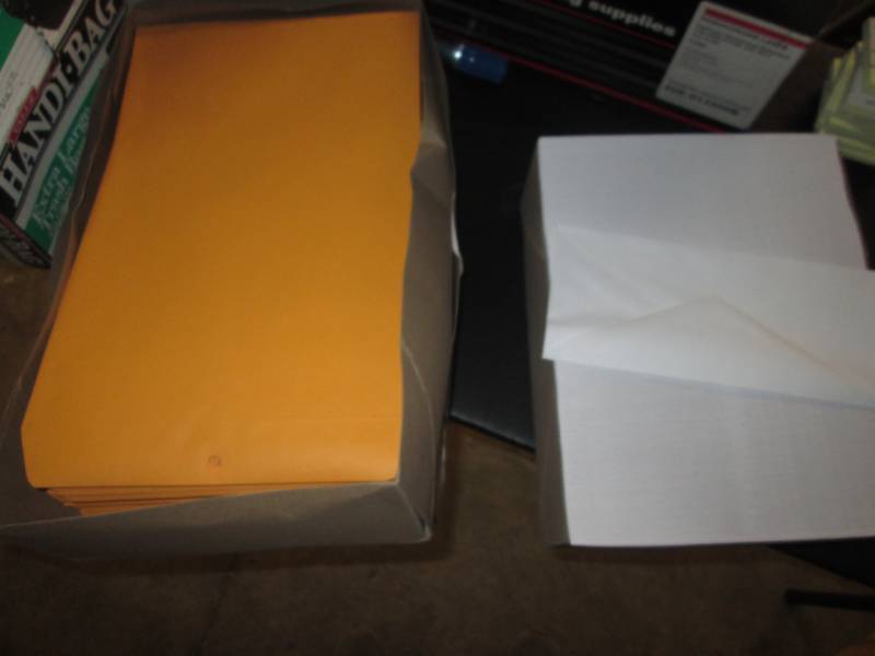lot of packing envelop and bag...