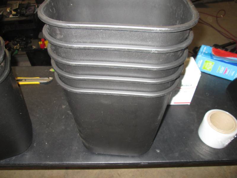 lot of 5 black bins ...