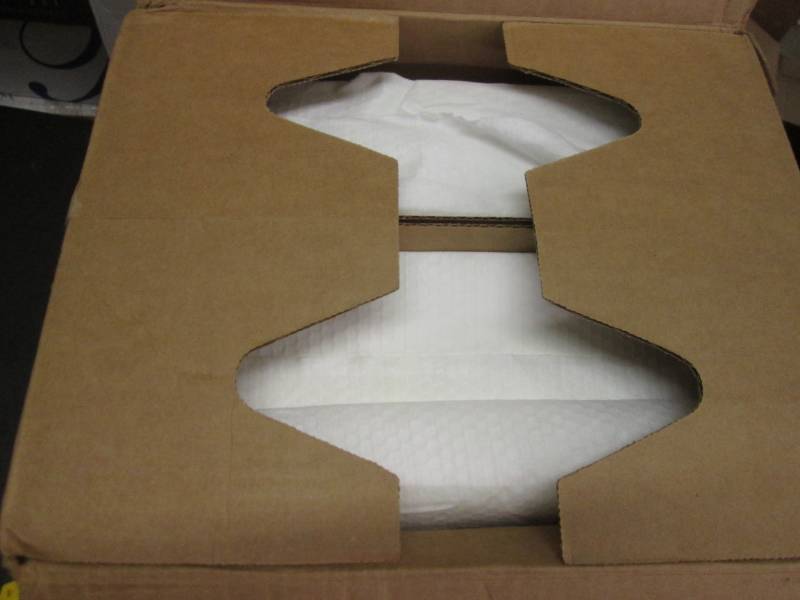 box of shop rags wypall...