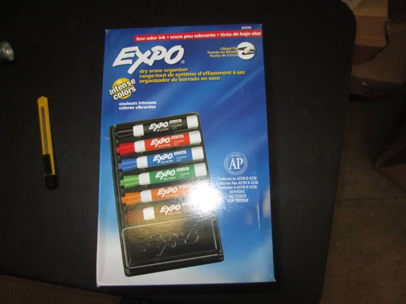 lot of 5 expo dryerase markers...