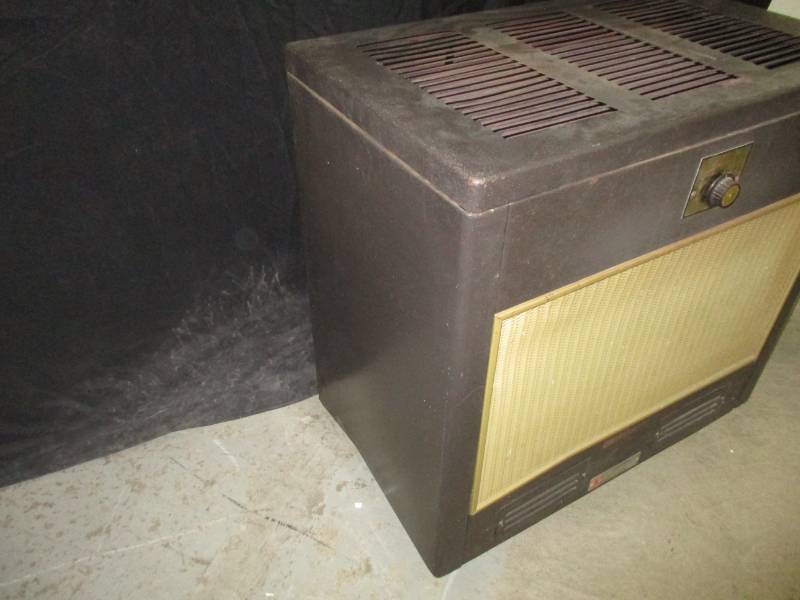 Suburban Wood Chief Wood Stove | Estate Auction #20 | K-BID