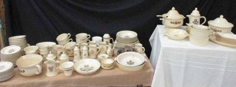 lot 8 image: HUGE Pfaltzgraff Dishes and Serving set