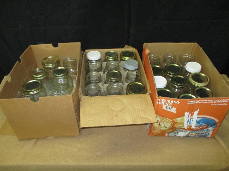 lot 31 image: 32 Quart Jars Mason and Ball canning Jars