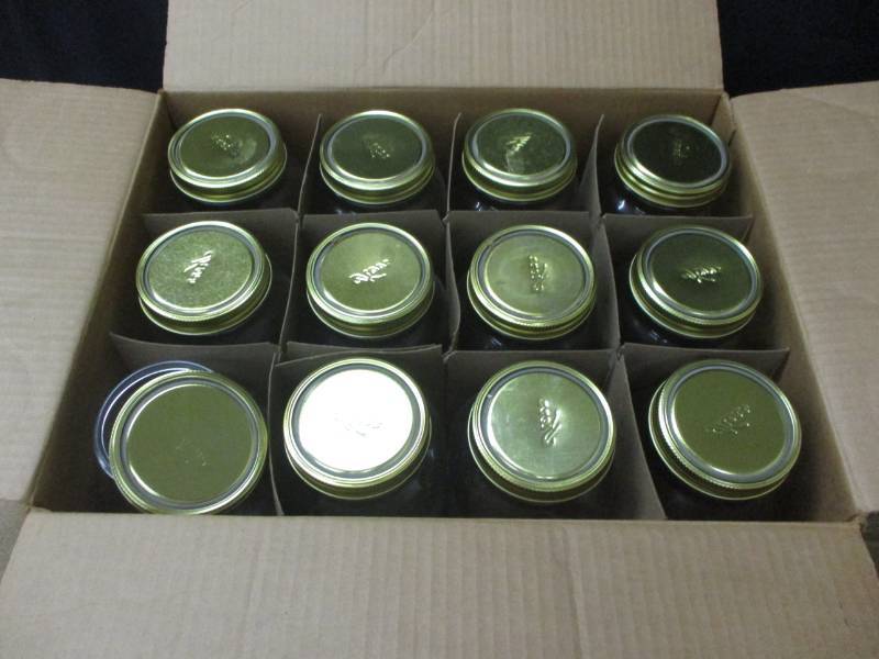 lot 34 image: 12 2 Quart Mason Canning Jars