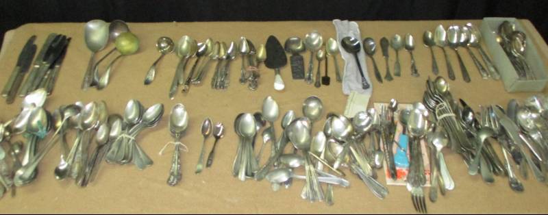 lot 39 image: Silverware