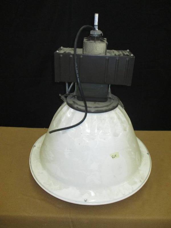 lot 42 image: Mercury Vapor Shop Light