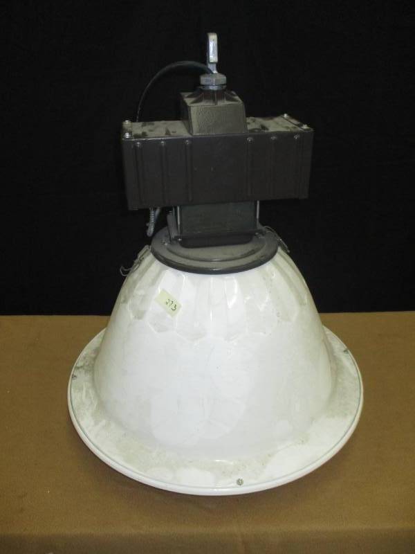 lot 46 image: Mercury Vapor Shop Light