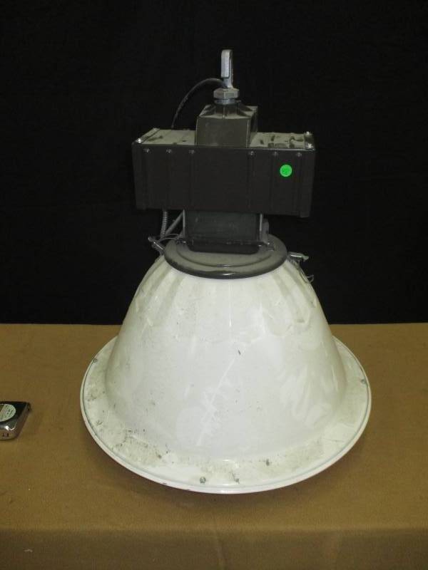 lot 48 image: Mercury Vapor Shop Light
