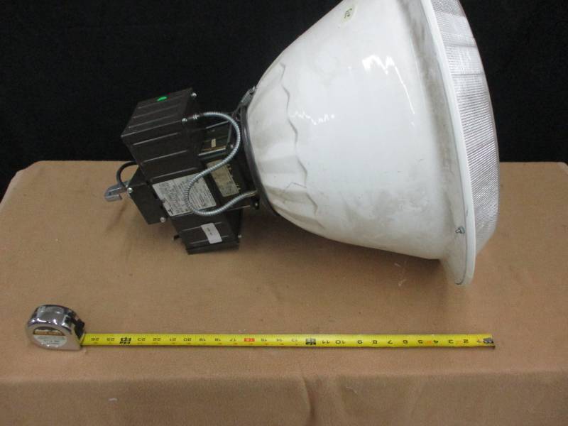 lot 49 image: Mercury Vapor Shop Light