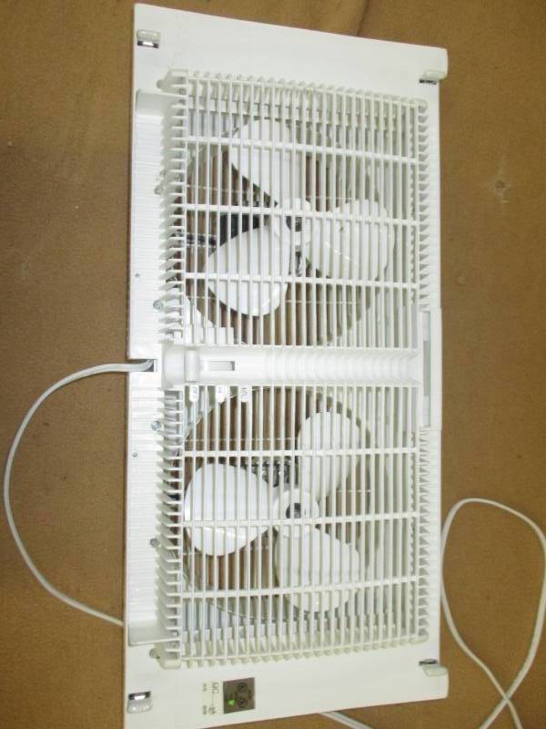 lot 62 image: Duracraft Fan 2 speeds Works