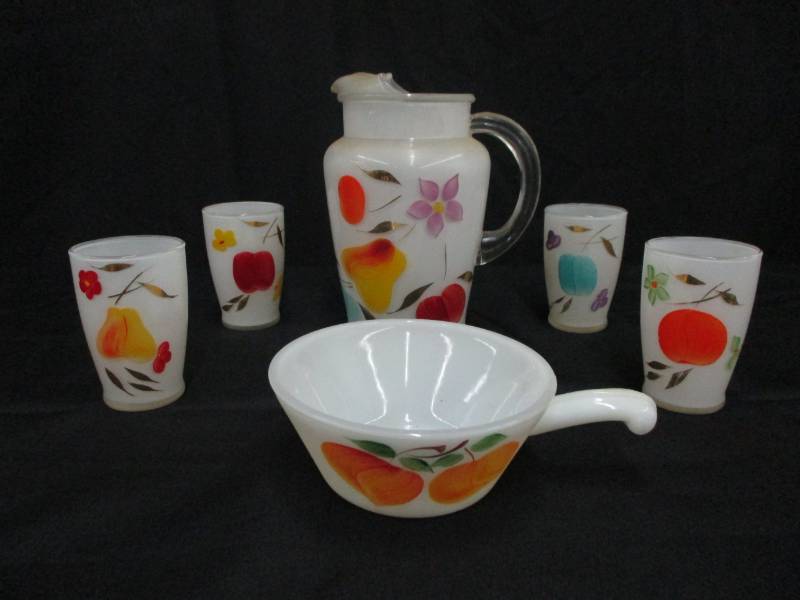 lot 73 image: Beautiful Pitcher , glasses and bowl