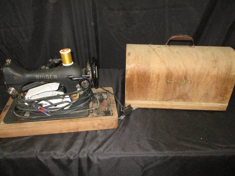 lot 79 image: Antique Sewing Machine