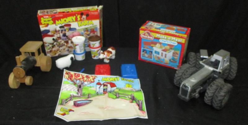 lot 90 image: Old Collector Toy Sets in Boxes and Bags Maker Meal is unopened